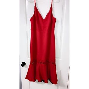 Beautiful red dress! 🥀